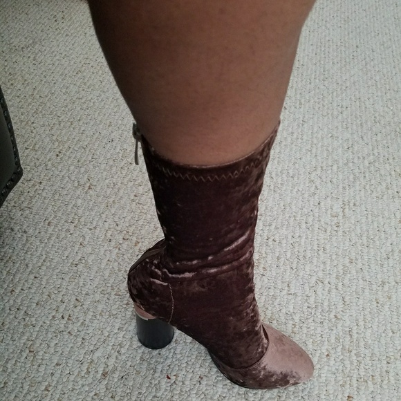 🌺 Public Desire - Brown crush velvet sock boot - Picture 4 of 4
